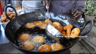 Medu Vada Recipe  Uddina Vada Recipe  Urad Dal Vada Recipe street food [upl. by Airdnax]