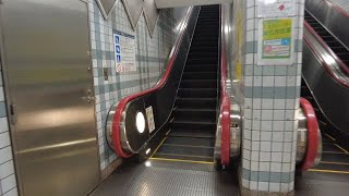 南北線乗り換え東西線 飯田橋駅から 3X エスカレーター 2X エレベーター 九段下駅にて乗り換え半蔵門線押上方面ホームへ [upl. by Adnawahs]