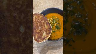 Sopa de tomate con grilled cheese [upl. by Nalek]