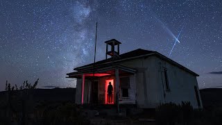 Starlink Satellites PHOTOBOMB Comet Tsuchinshan–ATLAS [upl. by Anasus]