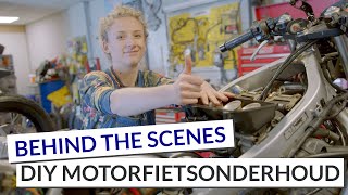 DIY motorfietsonderhoud met vrouwelijk monteur Lucy van Ostade  Behind the Scenes [upl. by Oneil]