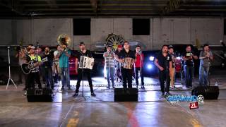 Los Villaseñor De Culiacan Ft Banda Colosal  Entre Ser y No Ser quotEl M4y0quot En Vivo 2015 [upl. by Animas513]