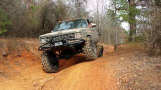 Square Body Chevy 3500 on 25 ton Rockwells Crossed Up on Clydes Ravine Rockwells [upl. by Nester599]