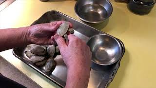 How to Shuck an Ipswich Clam [upl. by Mandeville]