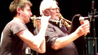 Danse Bretonne  Gavotte Dardoup avec Irvoas Père et Fils au fest noz de Chateauneuf du Faou en 2012 [upl. by Ardeha]