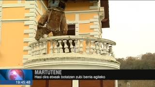 Martutene auzoko etxeak botatzen hasi dira zubi berria egiteko [upl. by Higley]