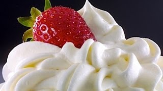 Como hacer Crema Chantilly o Whipped Cream [upl. by Bullock821]