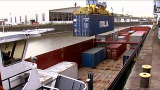 Kräne Schiffe Kähne Container Schmuggel und Polizei  der Frankfurter Hafen  doku [upl. by Anev]