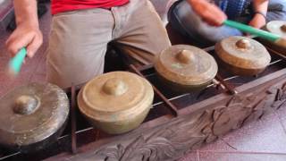 Calempong Oguong  Gong Music in Kampar Riau Province Sumatra [upl. by Fanchan]