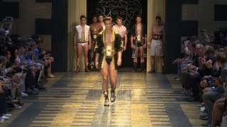 Milan  Versace Homme PrintempsEté 2013 [upl. by Eilrahs]