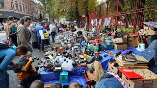 «Cest vraiment immense»  la grande braderie de Lille séduit les habitants et les touristes [upl. by Namharludba443]