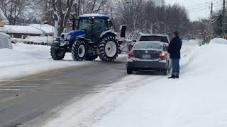 Déneigement avec un tracteur [upl. by Marvin]