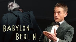 BABYLON BERLIN Staffel 3x1 Gereon hat eine Horrorvision  Volker Bruch erklärt die Eröffnungsszene [upl. by Hudgens]