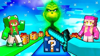 Sobreviviendo A EL GRINCH en una CARRERA DE LUCKY BLOCKS de Minecraft [upl. by Siramad]