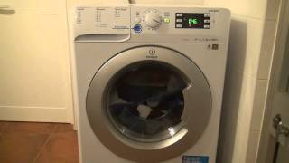 Programa para edredões na Máquina de lavar roupa Indesit INNEX XWE 81283X WSSS [upl. by Wang]