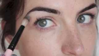 Comment maquiller ses sourcils [upl. by Janerich207]