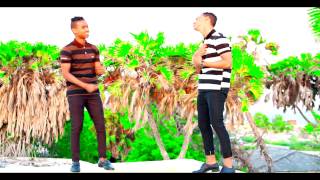 KHADAR KEEYOW Feat Abdinasir Yare  Qalbigaa Kuu Riimay  Official Video [upl. by Osnofedli]