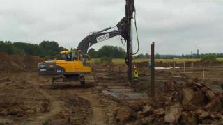 Volvo EC210CL pålkran  pile driving rig [upl. by Maillil]