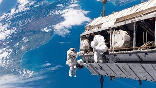 Así es Vivir en el Espacio  Documental Universo [upl. by Mattland432]