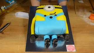 Dekorisanje fondanom Minions torte [upl. by Ylimme]