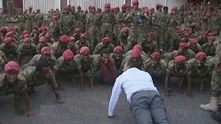 Photo Ethiopia PM relives his military days with protesting soldiers [upl. by Sandor]