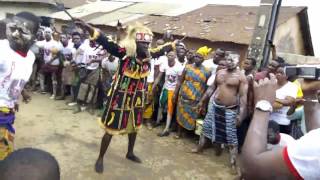 Danse guerrière en pays atchan 2e guerrié blessoué agban locodjro village [upl. by Meehar]