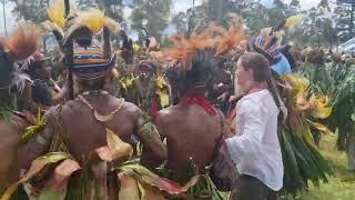 Waipa Dance most popular courting Dance in Mt HagenThe best part of the dance is the courting songs [upl. by Anahsek241]