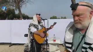 Hallel Yom Yerushalayim  Rabbi Shlomo Katz on the tayelet  May 2021 [upl. by Inami]