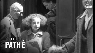 Evacuees Return To London 1945 [upl. by Dine]