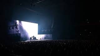 Début du concert de Loic Nottet à Forest National 25112017 [upl. by Noned]