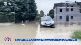 Emilia Romagna case allagate e strade come fiumi  La Vita in diretta 20092024 [upl. by Eclud]