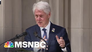 Former President Clinton Honors Madeleine Albright As ‘The Voice Of America At Its Best’ [upl. by Jez]