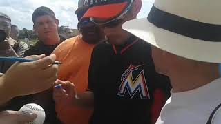 Ichiro Suzuki Signing Autograph Miami Marlins Fans [upl. by Ardenia492]