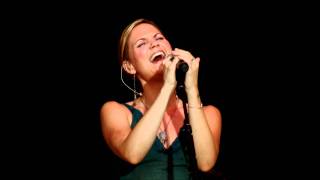 Jennifer Nettles Acoustic Evening  Gravity [upl. by Ytissahc]