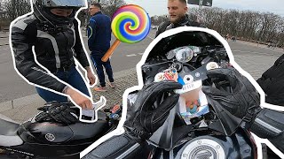 NASCHBOX TO GO ZUM FRAUENTAG ❤️🍭 knattercrew  MotoVlog [upl. by Mavilia128]