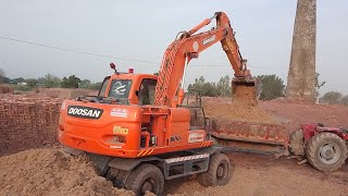 Doosan Excavator Loading Mud  Precision and Power in Action [upl. by Landre]