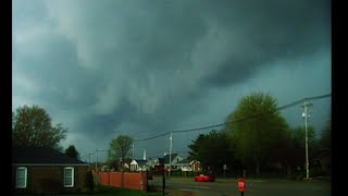 Louisville Kentucky TORNADO SIREN for Twister mile NNE of location 530pm EDT April 2 2024 [upl. by Soirtimid]