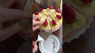 딸기 크레이프 케이크🍓🍰Strawberry Crepe Cake 디저트 홈카페 베이킹 브이로그 cooking 일상 dessert koreanfood shorts [upl. by Akinek69]