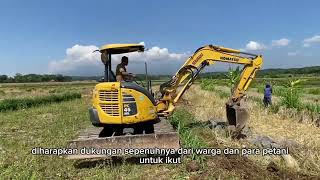 Pembuatan saluran irigasi sawah Calombo [upl. by Ahseiyk]