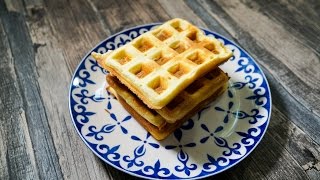 Waffelteig Grundrezept  Rezept und Anleitung  Natürlich Lecker [upl. by Ynaffet]