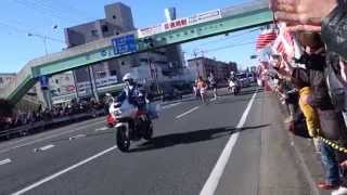 箱根駅伝２０１５ 復路 藤沢市辻堂 高砂歩道橋付近 ２０位・２１位通過 201513 Hakone Ekiden Tsujido Japan [upl. by Shedd]