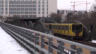 Parkhaus in Berlin mit Zügen der UBahn und gläsernem Fahrstuhl 1080p [upl. by Hamner]