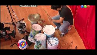 Percusionista Con Tachos De Pintura  Peligro Sin Codificar [upl. by Mei]