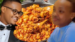 Clement Atunguye Aliane AMUTEKERA ibiryo Atigeze arya Mubuzima bwe🤩 Cook with me Makaroni Bolognese🥰 [upl. by Larrisa110]