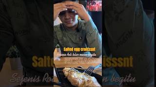 Salted egg croisssnt  Roti telur masin di RICHIAMO Kopi2 sama pak ustat coffeetime saltedeggs [upl. by Onabru]