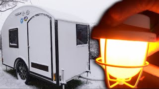 Die Nacht bei Schnee im Fahrrad Wohnwagen mit Licht von Klaruslight [upl. by Atiuqihs]