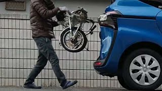 折りたたみ自転車 16インチ を 車載する様子 2023 [upl. by Ettenoj]