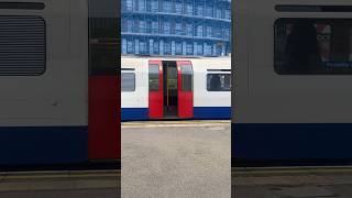 Cockfosters Station Piccadilly Line Doors opening [upl. by Meijer]