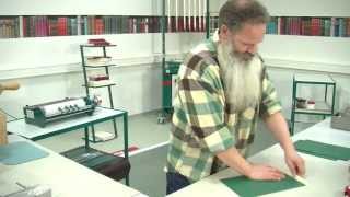 Buchdecken herstellen einfach gemacht  Schmedt The World of Bookbinding [upl. by Ecnarretal566]