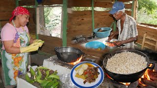 Comida dominicana del Campo Areque con yuca y palomita para la cena [upl. by Enilrad]